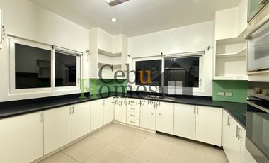 Semi-Furnished 5 Bedroom House with Pool for Rent in Maria Luisa