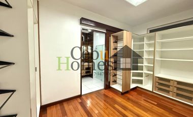 Semi-Furnished 5 Bedroom House with Pool for Rent in Maria Luisa