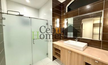 Semi-Furnished 5 Bedroom House with Pool for Rent in Maria Luisa