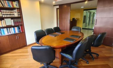 ARRIENDO VENDO OFICINA AMOBLADA PISO 22 CENTRO INTERNACIONAL DE 440 M2