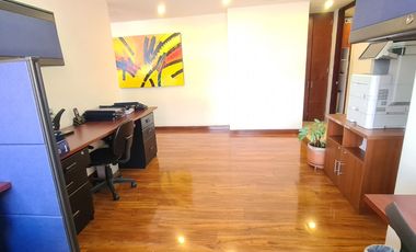 ARRIENDO VENDO OFICINA AMOBLADA PISO 22 CENTRO INTERNACIONAL DE 440 M2