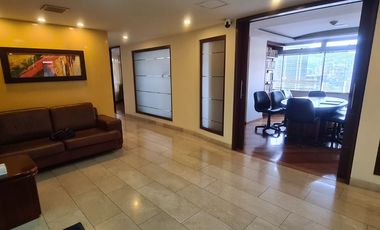 ARRIENDO VENDO OFICINA AMOBLADA PISO 22 CENTRO INTERNACIONAL DE 440 M2