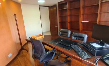 ARRIENDO VENDO OFICINA AMOBLADA PISO 22 CENTRO INTERNACIONAL DE 440 M2