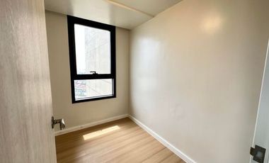 For Sale 1 Bedroom Corner Unit in Mandani Bay Suites Tower 2, Mandaue City