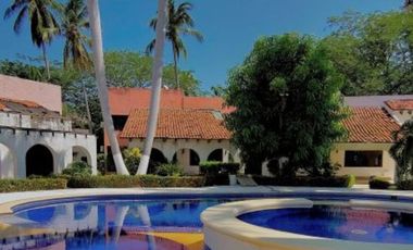 V411 Villa en Venta 3 recamaras Campo de Golf Ixtapa