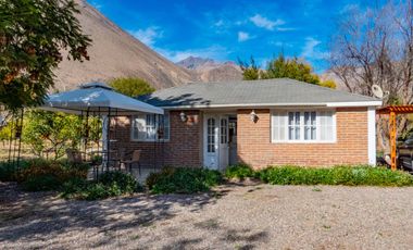 Venta de hermosa Parcela con 2 casas, piscina y quincho, Vicuña. 11.000 UF