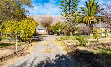 Venta de hermosa Parcela con 2 casas, piscina y quincho, Vicuña. 11.000 UF