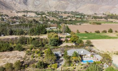 Venta de hermosa Parcela con 2 casas, piscina y quincho, Vicuña. 11.000 UF