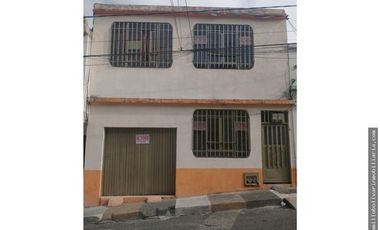 Casa en venta 2 pisos independiente cerca al centro