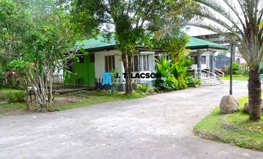 5 Bedroom House for Sale with Big Lawn in Dumaguete City