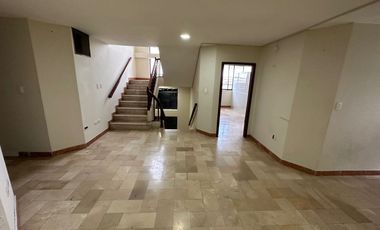 ALQUILO CASA AMPLIA EN GARZOTA