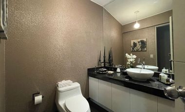 Venta Moderno y Amplio Departamento en Primer Piso Frente Al Golf Los Incas.