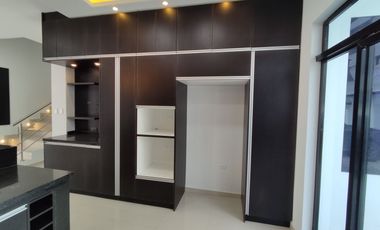 Vendo Casa en Urb. Privada 