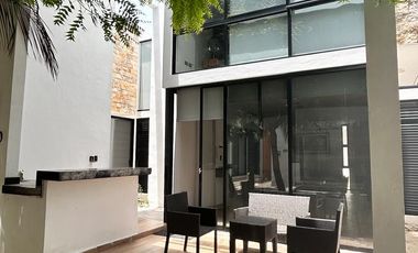 Villa en Venta a 200m de la playa con Club De Playa en Telchac