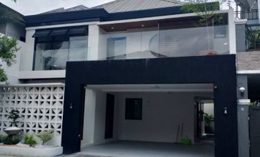 Brand New 3 Storey House and lot For sale 5 Bedroom and 2 Car garage in Greenwoods Pasig City (PH2812)