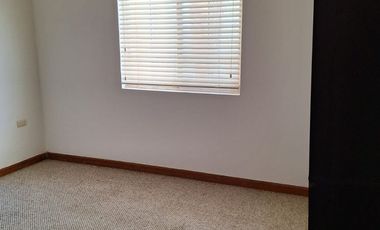 SE RENTA CASA PASEO DE LOS NOGALES ZONA DORADA . CASA SEMI AMUEBLADA