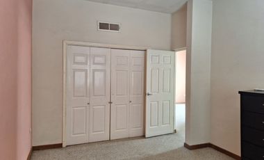 SE RENTA CASA PASEO DE LOS NOGALES ZONA DORADA . CASA SEMI AMUEBLADA