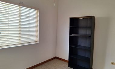 SE RENTA CASA PASEO DE LOS NOGALES ZONA DORADA . CASA SEMI AMUEBLADA