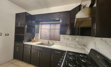 SE RENTA CASA PASEO DE LOS NOGALES ZONA DORADA . CASA SEMI AMUEBLADA