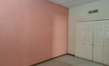 SE RENTA CASA PASEO DE LOS NOGALES ZONA DORADA . CASA SEMI AMUEBLADA