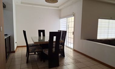 SE RENTA CASA PASEO DE LOS NOGALES ZONA DORADA . CASA SEMI AMUEBLADA