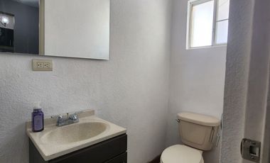 SE RENTA CASA PASEO DE LOS NOGALES ZONA DORADA . CASA SEMI AMUEBLADA