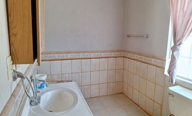 SE RENTA CASA PASEO DE LOS NOGALES ZONA DORADA . CASA SEMI AMUEBLADA