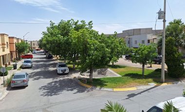 SE RENTA CASA PASEO DE LOS NOGALES ZONA DORADA . CASA SEMI AMUEBLADA