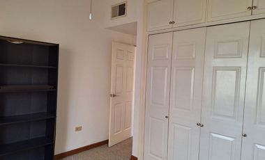 SE RENTA CASA PASEO DE LOS NOGALES ZONA DORADA . CASA SEMI AMUEBLADA