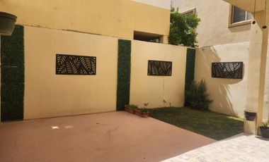 SE RENTA CASA PASEO DE LOS NOGALES ZONA DORADA . CASA SEMI AMUEBLADA