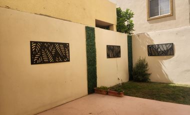 SE RENTA CASA PASEO DE LOS NOGALES ZONA DORADA . CASA SEMI AMUEBLADA