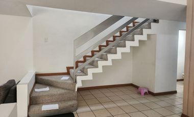 SE RENTA CASA PASEO DE LOS NOGALES ZONA DORADA . CASA SEMI AMUEBLADA