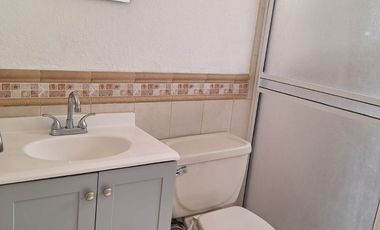 SE RENTA CASA PASEO DE LOS NOGALES ZONA DORADA . CASA SEMI AMUEBLADA