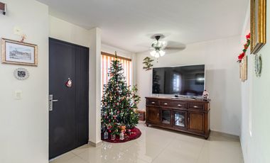 CASA EN VENTA EN SANTA FE, XOCHITEPEC, MORELOS. 3 RECÁMARAS, ALBERCAS, AMENIDADES Y SEGURIDAD.