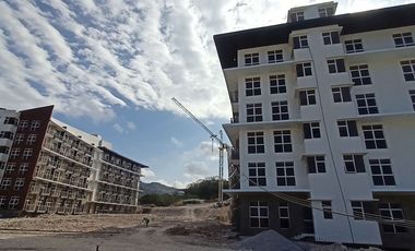 Resorts living condo unit with overlooking seaview