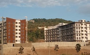 Resorts living condo unit with overlooking seaview