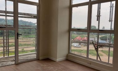 Resorts living condo unit with overlooking seaview
