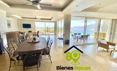 Villa en venta de 4 recámaras con alberca en Acapulco