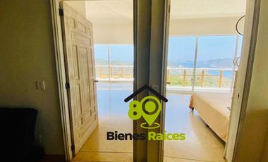 Villa en venta de 4 recámaras con alberca en Acapulco