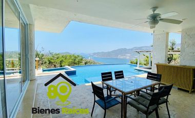 Villa en venta de 4 recámaras con alberca en Acapulco