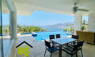 Villa en venta de 4 recámaras con alberca en Acapulco
