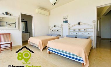 Villa en venta de 4 recámaras con alberca en Acapulco