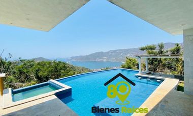 Villa en venta de 4 recámaras con alberca en Acapulco