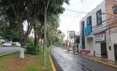 SE RENTA EDIFICIO COMERCIAL EN CAMELINAS A UNOS METROS DE TELCEL