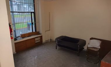 SE RENTA EDIFICIO COMERCIAL EN CAMELINAS A UNOS METROS DE TELCEL