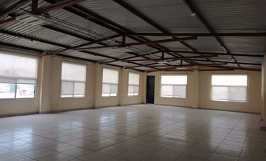 SE RENTA EDIFICIO COMERCIAL EN CAMELINAS A UNOS METROS DE TELCEL