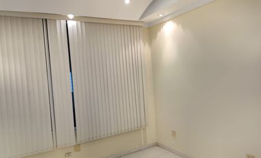 SE RENTA EDIFICIO COMERCIAL EN CAMELINAS A UNOS METROS DE TELCEL