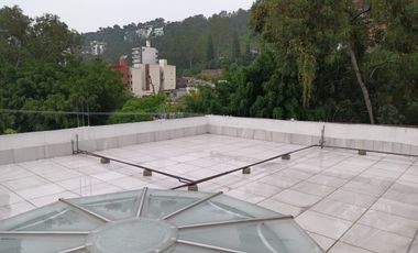 SE RENTA EDIFICIO COMERCIAL EN CAMELINAS A UNOS METROS DE TELCEL