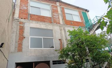 SE RENTA EDIFICIO COMERCIAL EN CAMELINAS A UNOS METROS DE TELCEL