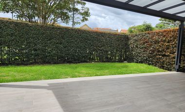 ¡Oportunidad Única! Hermosa Casa en Hacienda Fontanar del Río, Agrupación Residencial